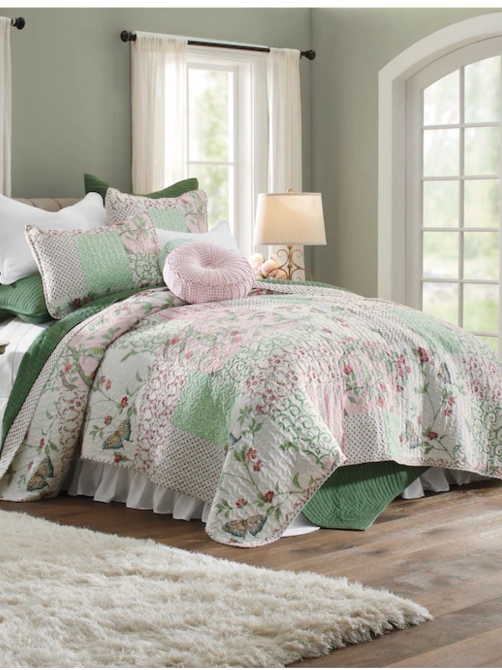Aurora Patchwork Quilt Set - Bedspread & Two Shams
